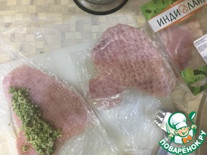 Рулет из индейки с пикантной начинкой Рулет из индейки с пикантной начинкой