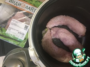 Рулет из индейки с пикантной начинкой Рулет из индейки с пикантной начинкой