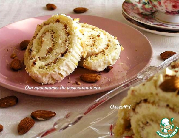 Рулет на сгущёнке с миндалём