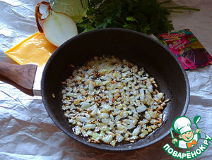 Рулетики с сыром и жареным луком