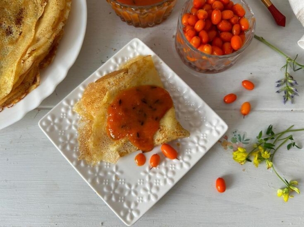 Русские блины с облепиховым соусом#пушкинкулинар Русские блины с облепиховым соусом#пушкинкулинар