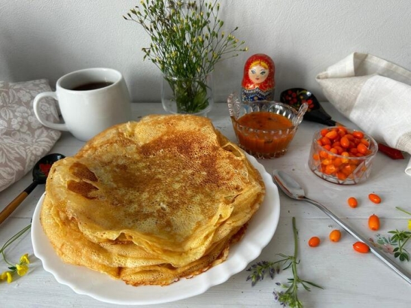 Русские блины с облепиховым соусом#пушкинкулинар Русские блины с облепиховым соусом#пушкинкулинар