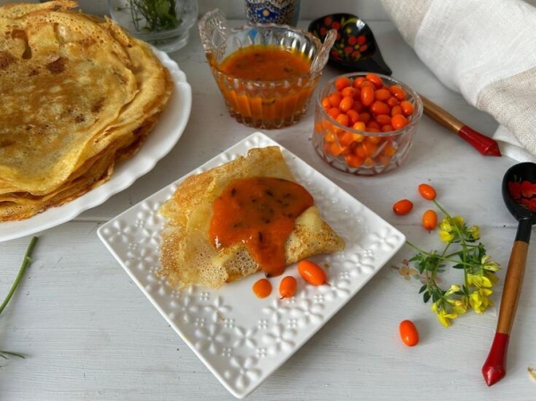 Русские блины с облепиховым соусом#пушкинкулинар Русские блины с облепиховым соусом#пушкинкулинар