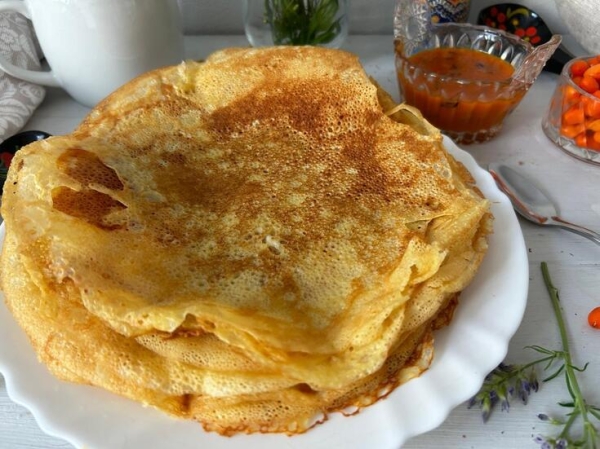 Русские блины с облепиховым соусом#пушкинкулинар Русские блины с облепиховым соусом#пушкинкулинар