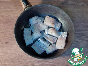 Рыбная запеканка с кабачком под соусом