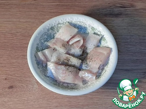 Рыбная запеканка с кабачком под соусом