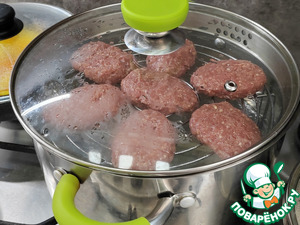 Рыбные котлеты на пару с гарниром Рыбные котлеты на пару с гарниром