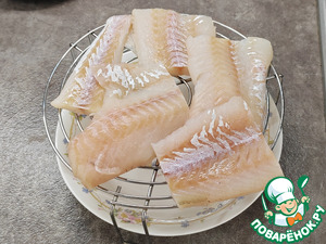 Рыбные котлеты на пару с гарниром и соусом (Диета n1)