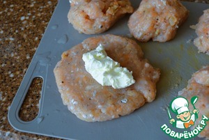 Рыбные котлеты с творожно-сливочной начинкой