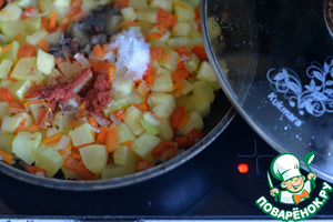 Салат "Анкл Бенс" с кабачками и яблоками
