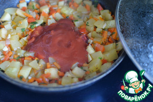 Салат "Анкл Бенс" с кабачками и яблоками