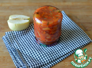 Салат "Анкл Бенс" с кабачками и яблоками