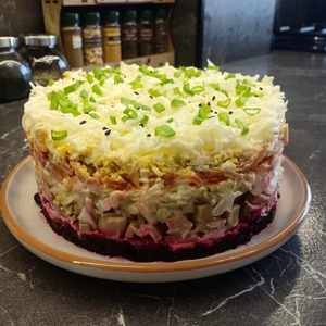 Салат &laquo;Грузди под сугробом&raquo;