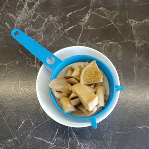 Салат &laquo;Грузди под сугробом&raquo;