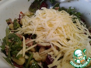 Салат "Гурман" из печени трески с вялеными помидорами