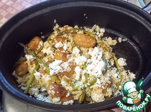 Салат из картофеля, спаржи и миндаля