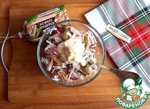 Салат из колбасы и редьки