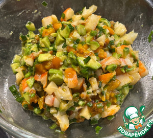 Салат из креветок и авокадо