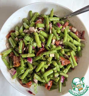 Салат из маринованной стручковой фасоли