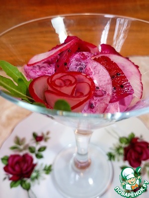 Салат из питахайи с редисом Салат из питахайи с редисом