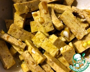 Салат из помидор с тофу