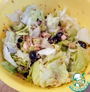 Салат из сардин и сельдерея Салат из сардин и сельдерея