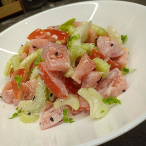 Салат из сельдерея и помидоров