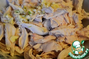 Салат "Изумрудный" с грецкими орехами Салат "Изумрудный" с грецкими орехами