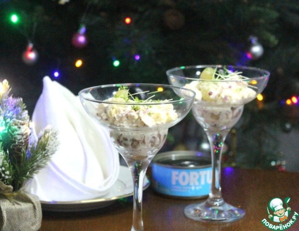 Салат "Праздничное настроение", порционная подача Салат "Праздничное настроение", порционная подача