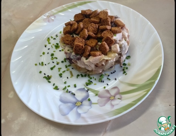 Салат с фасолью, грибами и курицей Салат с фасолью, грибами и курицей