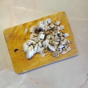 Салат с фасолью, грибами и курицей Салат с фасолью, грибами и курицей