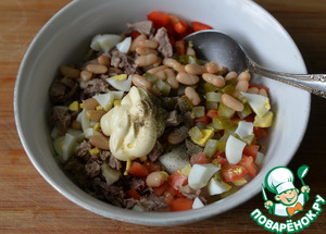 Салат с фасолью и уткой
