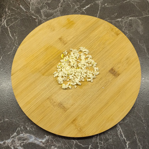 Салат с фасолью, огурцами и яйцами