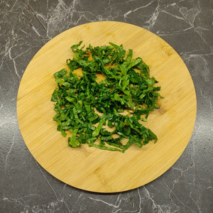 Салат с фасолью, огурцами и яйцами