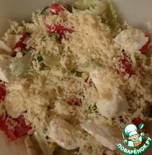 Салат с грейпфрутом, мятой и моцареллой Салат с грейпфрутом, мятой и моцареллой