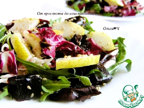 Салат с грушей и свекольным желе Салат с грушей и свекольным желе