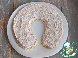 Салат с индейкой и грибами "Подкова" Салат с индейкой и грибами "Подкова"