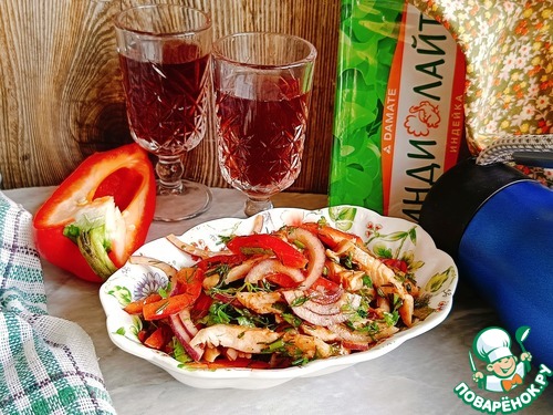 Салат с индейкой и томатной заправкой Салат с индейкой и томатной заправкой