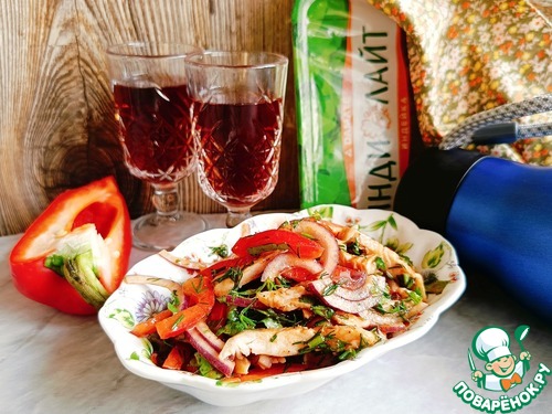 Салат с индейкой и томатной заправкой Салат с индейкой и томатной заправкой