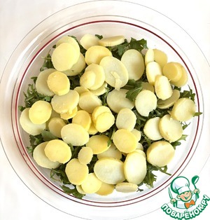 Салат с картофелем, креветками и беконом Салат с картофелем, креветками и беконом