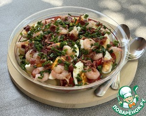 Салат с картофелем, креветками и беконом Салат с картофелем, креветками и беконом