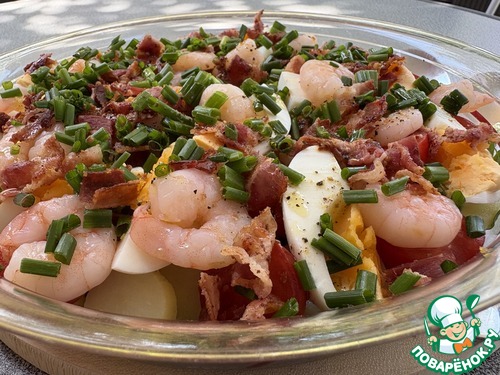 Салат с картофелем, креветками и беконом Салат с картофелем, креветками и беконом
