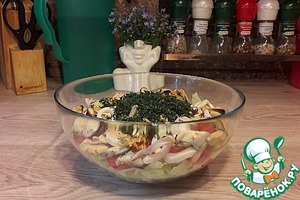 Салат с коктейлем из рассольных морепродуктов