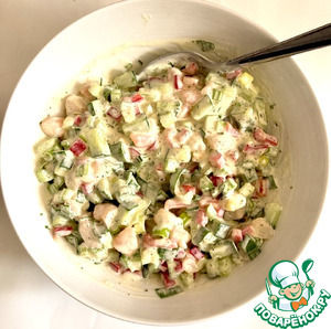 Салат с креветками "8 Марта"