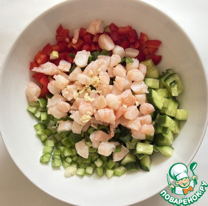 Салат с креветками "8 Марта"