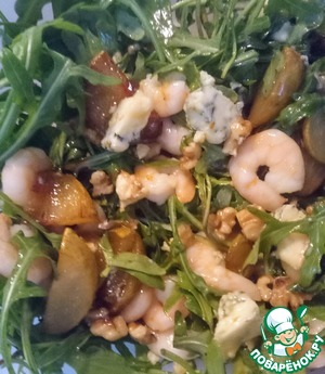 Салат с креветками и грушей Салат с креветками и грушей