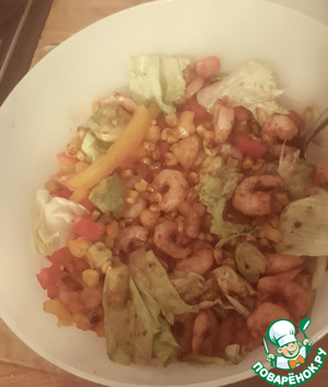Салат с креветками и кукурузой Салат с креветками и кукурузой