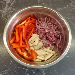 Салат с курицей и болгарским перцем