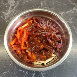 Салат с курицей и болгарским перцем