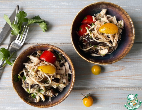 Салат с курицей и жареными баклажанами Салат с курицей и жареными баклажанами